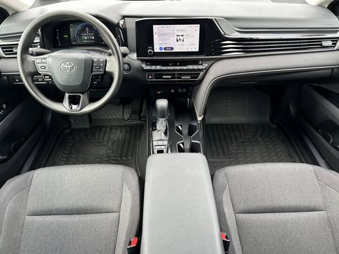 Certified 2025 Toyota Camry LE image 5