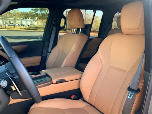 Used 2024 Lexus LX 600 4WD w/ Luxury Package image 7