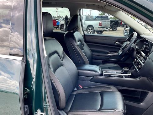 Used 2024 Nissan Pathfinder SL w/ SL Premium Package FWD image 30