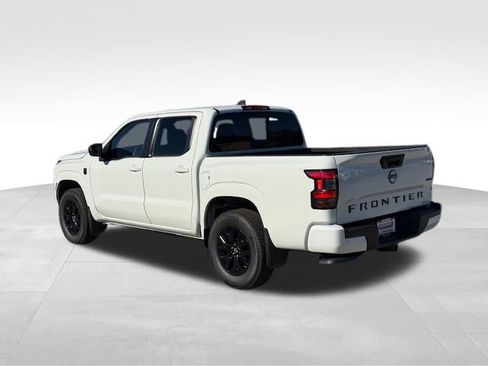 Used 2026 Nissan Frontier SV w/ Tow Package AWD/4WD image 3