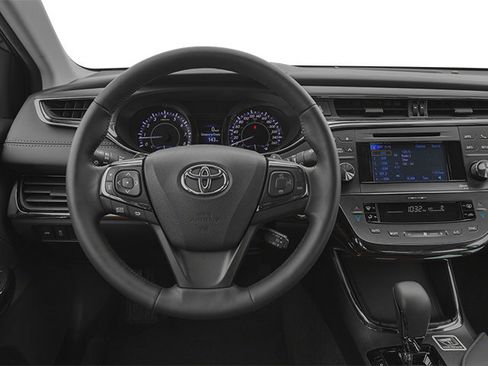 Used 2014 Toyota Avalon Limited w/ Technology Package FWD image 6