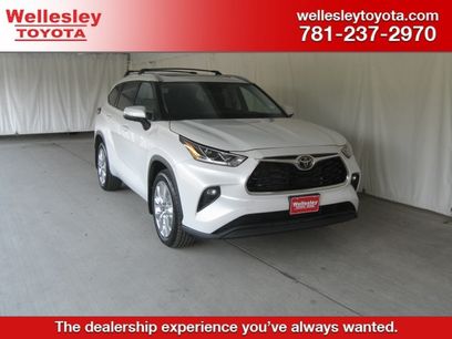 Used 2023 Toyota Highlander Limited