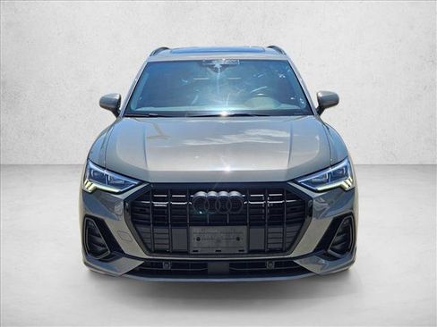 Used 2023 Audi Q3 2.0T Premium w/ Black Optic Sport Package AWD/4WD image 2
