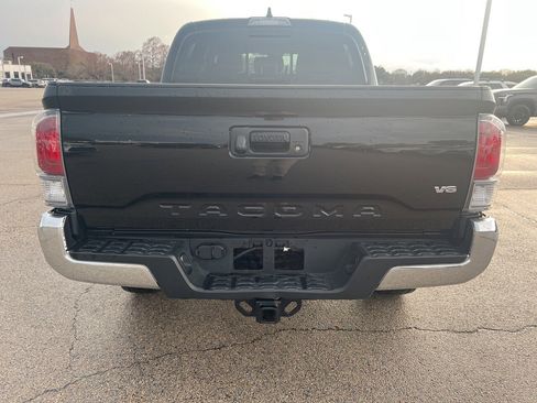 Used 2023 Toyota Tacoma TRD Off-Road image 5