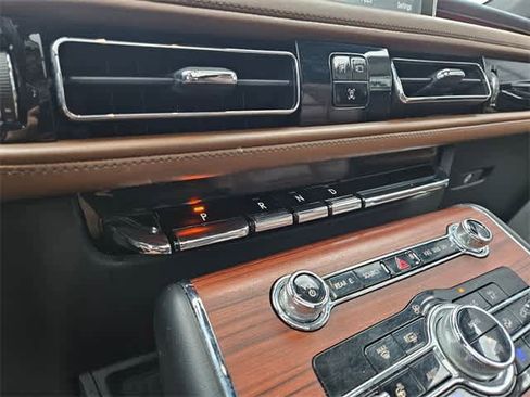 Used 2024 Lincoln Aviator Reserve w/ Equipment Group 201A image 34