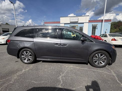 Used 2017 Honda Odyssey Touring image 6