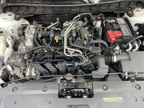 Used 2025 Nissan Altima 2.5 SV image 32