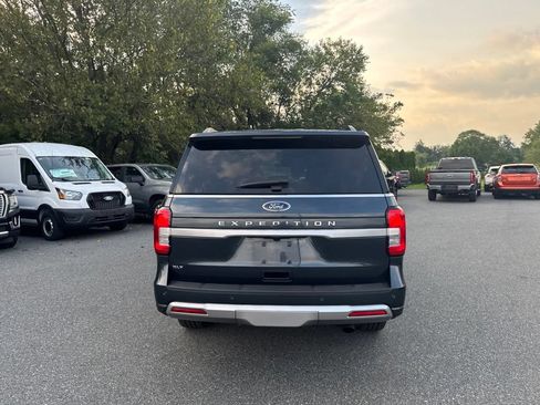 Used 2023 Ford Expedition XLT AWD/4WD image 5