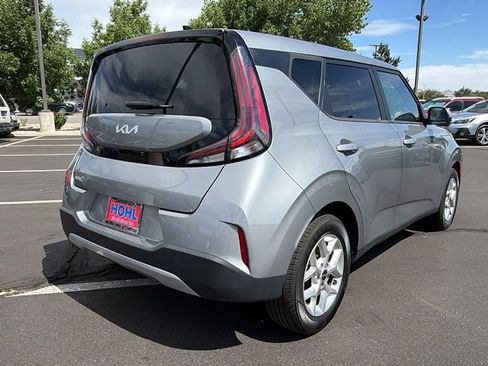 Used 2024 Kia Soul LX w/ Option Group 015 FWD image 3
