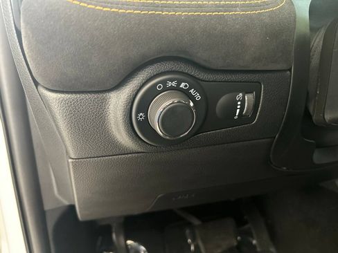 Used 2023 Dodge Durango R/T w/ Hemi Orange Plus Package RWD image 51
