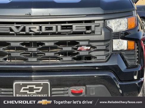 Used 2024 Chevrolet Silverado 1500 Custom Trail Boss w/ LPO, Dark Essentials Package AWD/4WD image 4