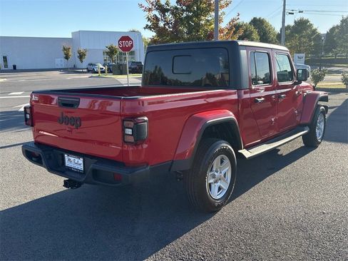 Used 2022 Jeep Gladiator Sport image 9