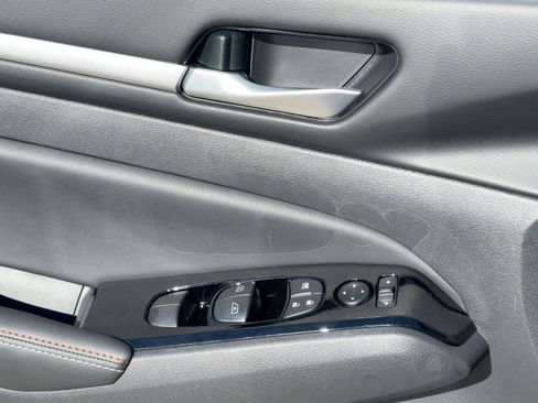 New 2025 Nissan Altima 2.5 SR w/ SR Premium Package image 22