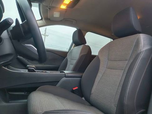 Used 2023 Nissan Rogue SV image 6