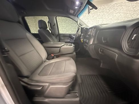 Used 2022 Chevrolet Silverado 2500 Custom w/ Custom Convenience Package RWD image 11