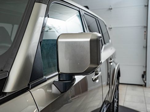Used 2024 Lexus GX 550 w/ Accessory Package (Z1) AWD/4WD image 9