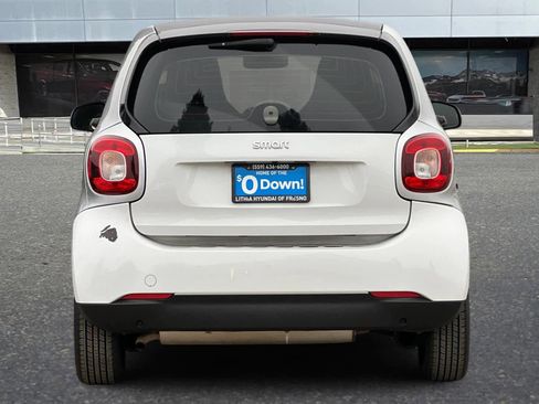 Used 2016 smart fortwo passion image 7