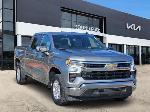 Used 2025 Chevrolet Silverado 1500 LT RWD image 3