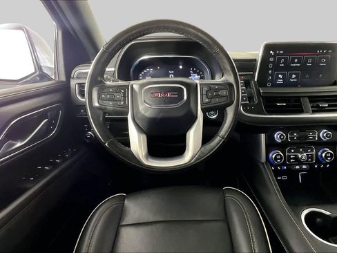 Used 2022 GMC Yukon XL SLT w/ SLT Premium Package AWD/4WD image 6