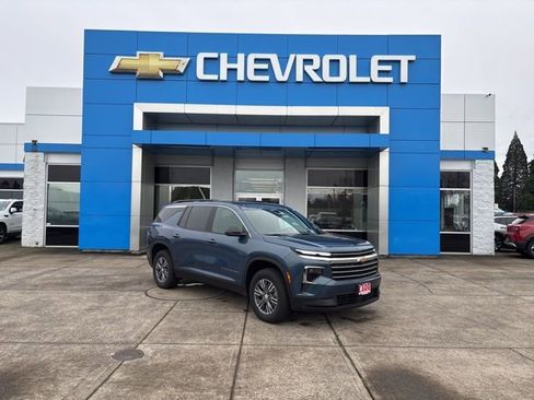 New 2026 Chevrolet Traverse LT w/ Driver Confidence Package image 1