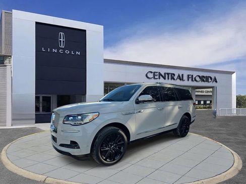 Used 2023 Lincoln Navigator Reserve RWD image 6