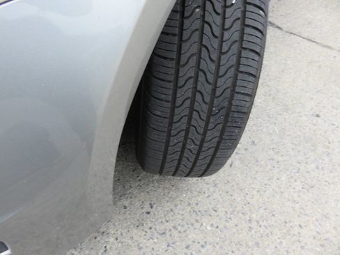 Used 2017 Volkswagen Golf Wolfsburg Edition image 28