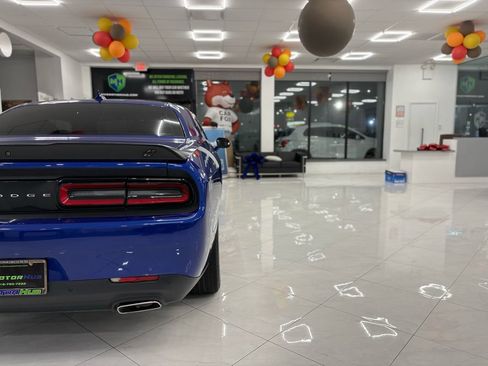 Used 2019 Dodge Challenger SXT w/ Plus Package image 14