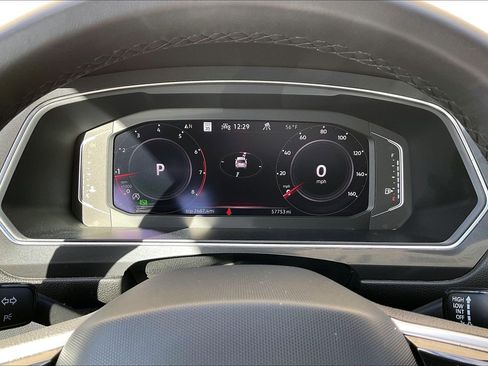 Certified 2022 Volkswagen Tiguan SEL R-Line image 20