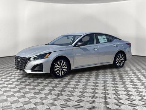 New 2026 Nissan Altima 2.5 SV FWD image 1