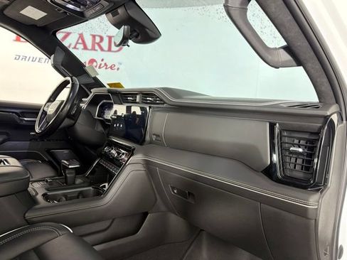 Used 2022 GMC Sierra 1500 AT4X AWD/4WD image 17