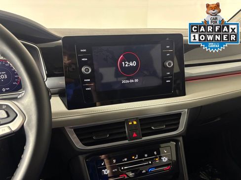 Used 2025 Volkswagen Taos SEL AWD/4WD image 18