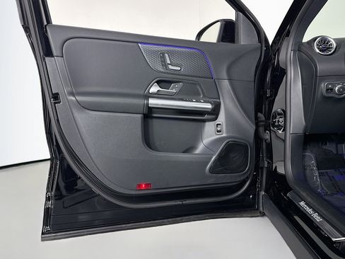 Certified 2025 Mercedes-Benz GLA 250 image 21