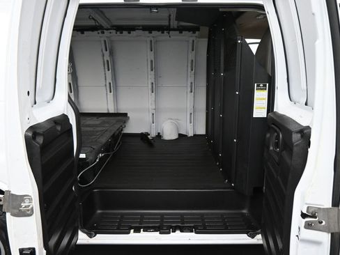 Used 2022 Chevrolet Express 2500 w/ Driver Convenience Package RWD image 13