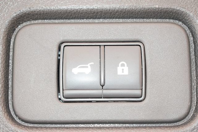 Used 2026 Nissan Pathfinder SL AWD/4WD image 16