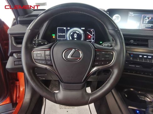 Used 2019 Lexus UX 250h w/ Premium Package image 10