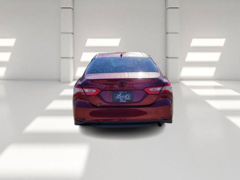 Used 2020 Toyota Camry LE image 6