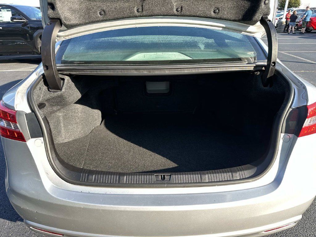Used 2013 Toyota Avalon Limited FWD image 11