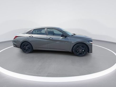 New 2026 Hyundai Elantra SEL Sport Premium FWD image 9