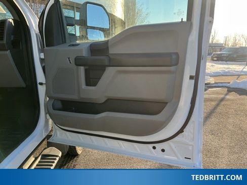 Used 2020 Ford F550 4x4 Regular Cab Super Duty image 16