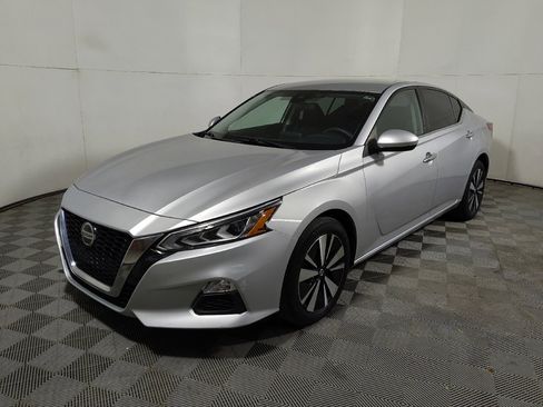 Used 2021 Nissan Altima 2.5 SV AWD/4WD image 2