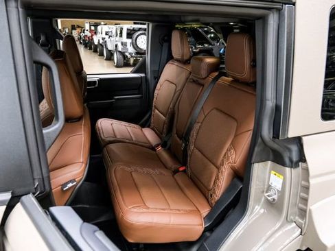 Used 2025 Ford Bronco Badlands image 78