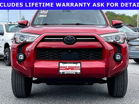 Used 2022 Toyota 4Runner SR5 Premium AWD/4WD image 2