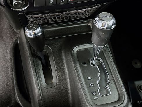 Used 2015 Jeep Wrangler Unlimited Sport image 18