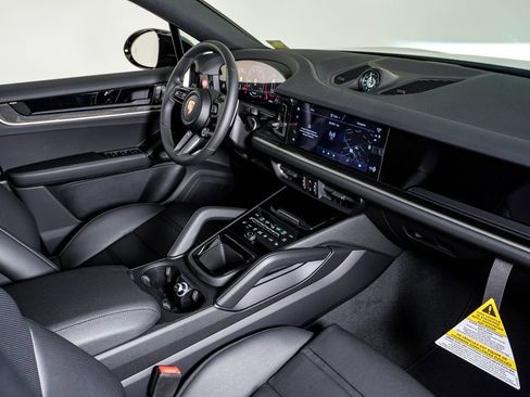 New 2026 Porsche Cayenne Coupe image 14