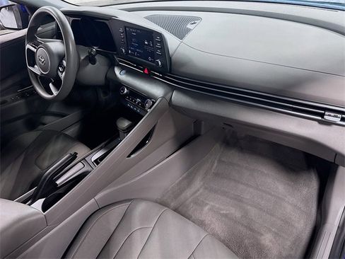 Used 2023 Hyundai Elantra SEL image 30