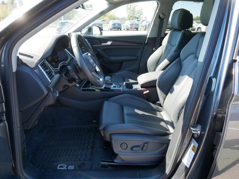 Certified 2025 Audi Q5 2.0T Premium Plus w/ Premium Plus Package image 7