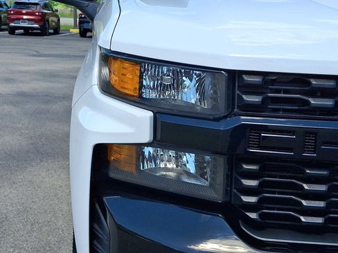 Used 2019 Chevrolet Silverado 1500 Custom Trail Boss w/ Custom Convenience Package AWD/4WD image 9
