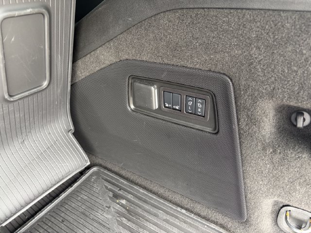 Used 2026 Cadillac Escalade Platinum Sport AWD/4WD image 22