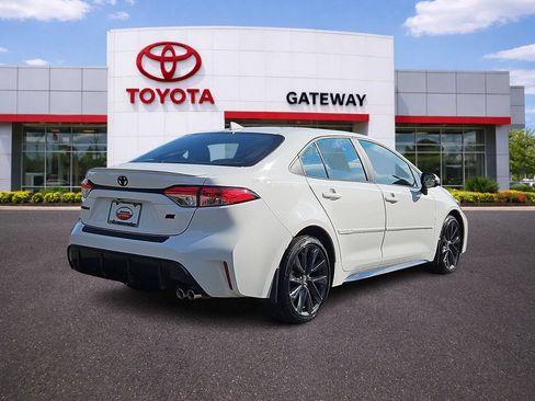 Used 2024 Toyota Corolla SE w/ SE Premium Package FWD image 5