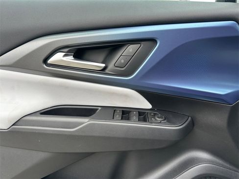 New 2026 Chevrolet Equinox EV LT image 11